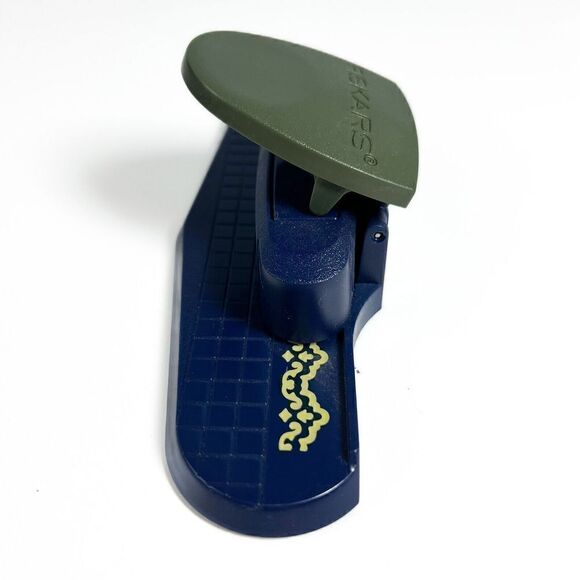 Fiskars Embossing Continuous Border Punch Fancy Pattern - Picture 2 of 6